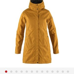 Fjallraven Women’s Kiruna Padded Parka Acorn Size Large